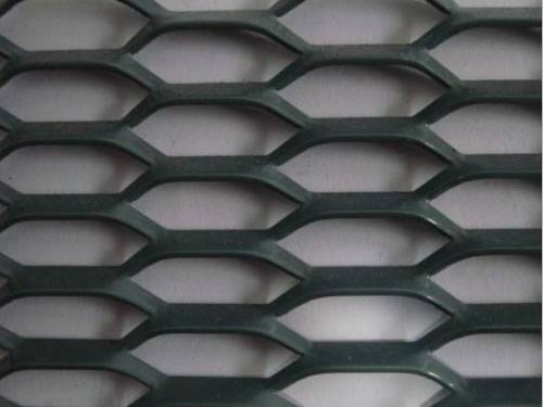 Black heavy type hexagonal expand metal sheet with PVC coated surface.